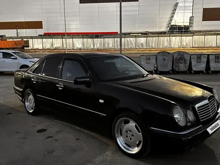 Mercedes-Benz E 320 1998 года за 2 700 000 тг. в Астана – фото 8