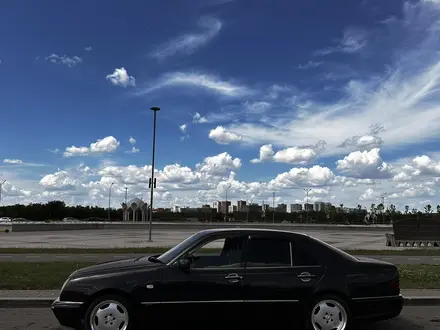 Mercedes-Benz E 320 1998 года за 2 700 000 тг. в Астана – фото 10
