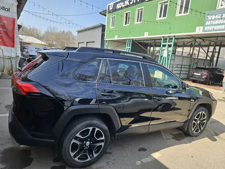 Toyota RAV4 2020 года за 15 900 000 тг. в Алматы