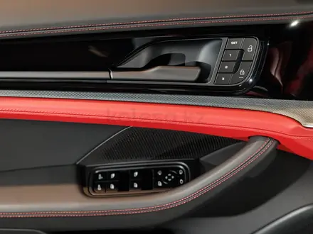 Porsche Panamera 4 2026 года за 109 000 000 тг. в Алматы – фото 36