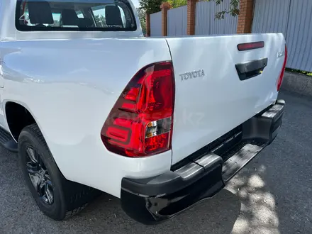 Toyota Hilux Comfort 2025 года за 26 890 000 тг. в Караганда – фото 5