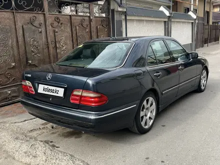 Mercedes-Benz E 320 2001 года за 4 000 000 тг. в Шымкент – фото 4