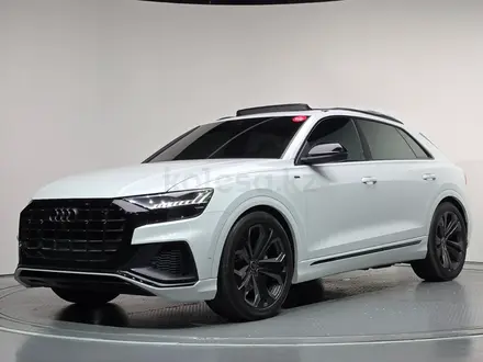 Audi Q8 55 TFSI Quattro 2023 года за 39 300 000 тг. в Алматы
