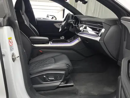 Audi Q8 55 TFSI Quattro 2023 года за 39 300 000 тг. в Алматы – фото 14