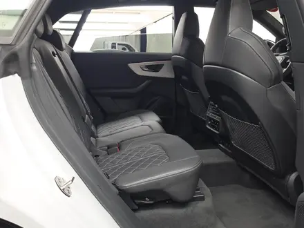 Audi Q8 55 TFSI Quattro 2023 года за 39 300 000 тг. в Алматы – фото 29