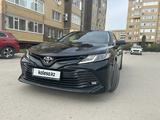 Toyota Camry 2018 года за 12 250 000 тг. в Актобе