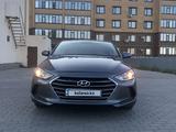 Hyundai Elantra 2017 года за 6 900 000 тг. в Уральск – фото 3