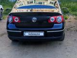 Volkswagen Passat 2006 года за 2 500 000 тг. в Семей – фото 2