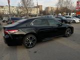 Toyota Camry 2018 года за 13 000 000 тг. в Алматы – фото 4