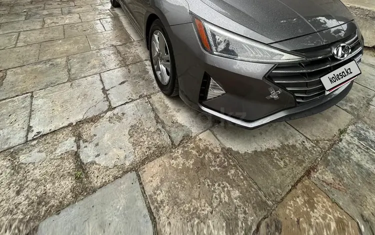 Hyundai Elantra 2019 годаүшін5 800 000 тг. в Алматы