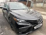 Toyota Camry 2023 года за 16 500 000 тг. в Алматы – фото 2