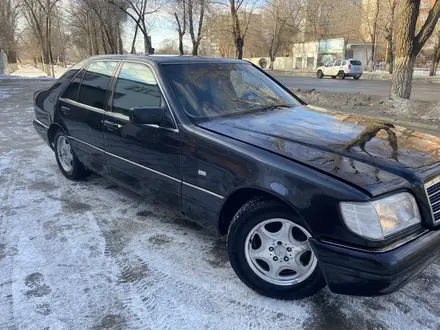 Mercedes-Benz S 500 1996 года за 3 200 000 тг. в Жангала – фото 2