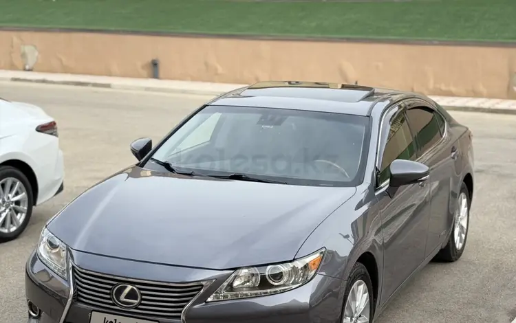Lexus ES 300h 2013 года за 7 900 000 тг. в Актау