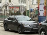Lexus ES 300h 2013 годаүшін7 900 000 тг. в Актау – фото 4