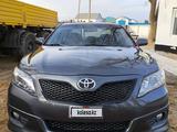 Toyota Camry 2011 года за 5 500 000 тг. в Атырау – фото 2