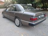 Mercedes-Benz E 230 1991 года за 750 000 тг. в Алматы