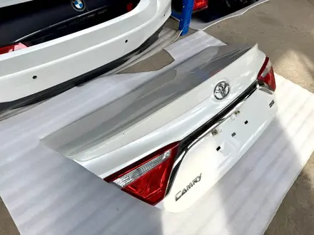 Крышка багажника Camry 50 55 Камри 50 55 за 190 000 тг. в Шымкент – фото 3