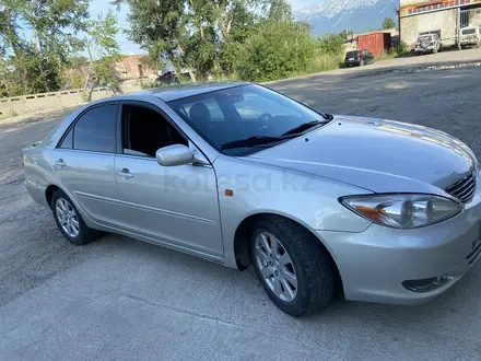 Toyota Camry 2004 года за 4 300 000 тг. в Усть-Каменогорск – фото 2