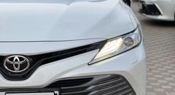 Toyota Camry 2018 годаүшін15 800 000 тг. в Шымкент – фото 4