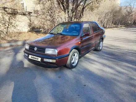 Volkswagen Vento 1992 года за 1 400 000 тг. в Караганда – фото 2