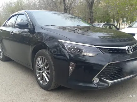 Toyota Camry 2017 года за 12 800 000 тг. в Караганда – фото 2