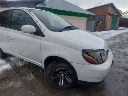 Toyota Platz 2002 года за 2 250 000 тг. в Усть-Каменогорск – фото 2