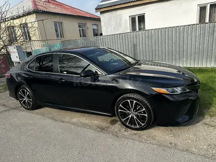 Toyota Camry 2018 года за 8 600 000 тг. в Тараз – фото 16