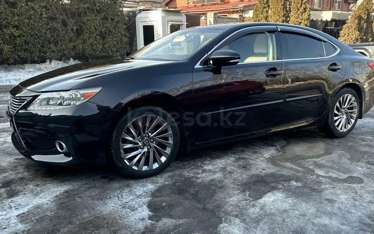 Lexus ES 250 2015 годаfor11 700 000 тг. в Алматы