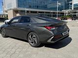 Hyundai Elantra 2023 года за 9 500 000 тг. в Атырау – фото 3