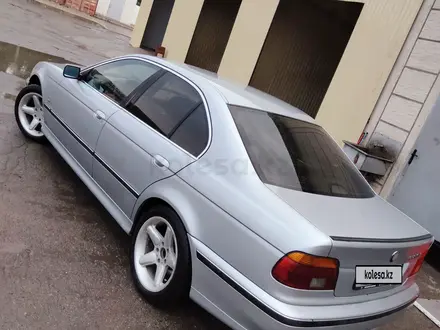 BMW 528 1997 года за 2 200 000 тг. в Алматы – фото 2