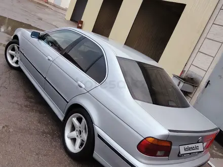 BMW 528 1997 года за 2 200 000 тг. в Алматы