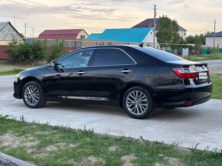 Toyota Camry 2016 года за 11 000 000 тг. в Уральск – фото 3