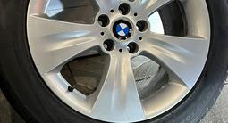 Оригинальные диски + разноразмерные шины R19 на BMW X5 за 480 000 тг. в Алматы