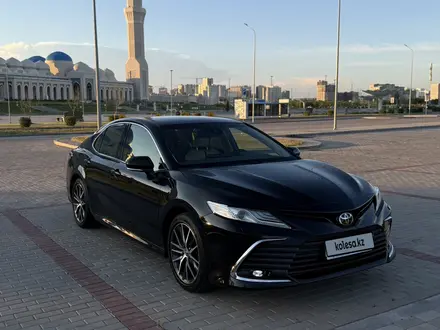 Toyota Camry 2023 года за 18 000 000 тг. в Астана – фото 2