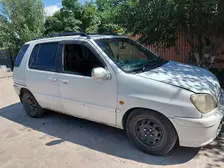 Toyota Raum, 1998