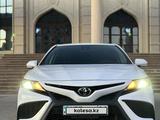 Toyota Camry 2022 года за 15 500 000 тг. в Атырау – фото 4