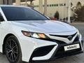 Toyota Camry 2022 года за 14 500 000 тг. в Атырау – фото 7