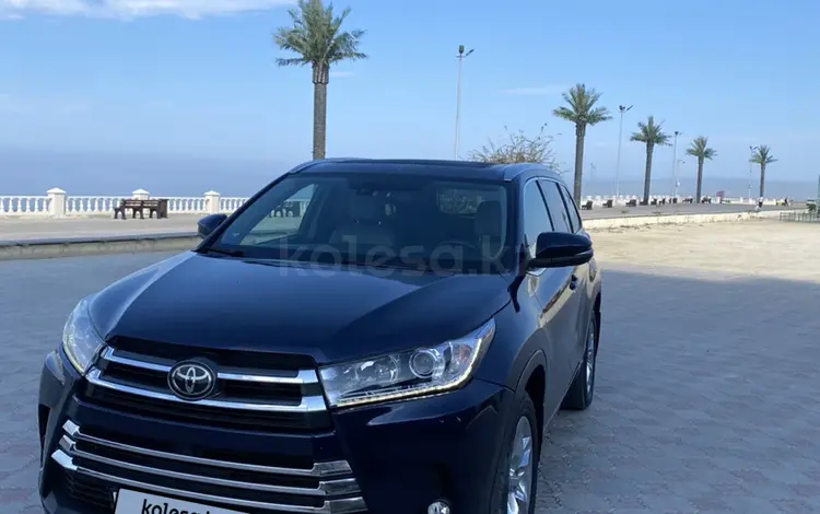 Toyota Highlander 2017 годаfor15 500 000 тг. в Актау