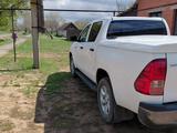 Toyota Hilux 2016 года за 13 500 000 тг. в Уральск – фото 2