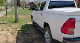 Toyota Hilux 2016 года за 13 500 000 тг. в Уральск – фото 2