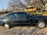 Mercedes-Benz E 230 1996 года за 2 300 000 тг. в Кордай – фото 5