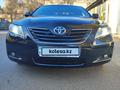 Toyota Camry 2007 года за 6 500 000 тг. в Алматы – фото 2