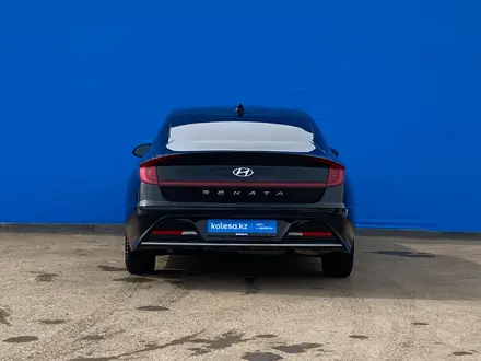 Hyundai Sonata 2021 года за 10 940 000 тг. в Алматы – фото 4