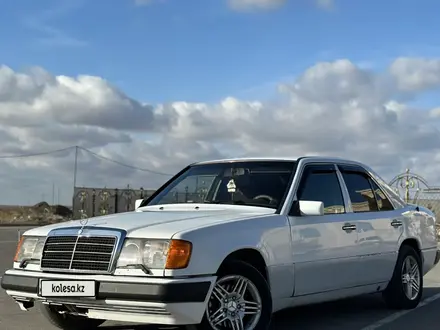 Mercedes-Benz E 230 1991 года за 1 600 000 тг. в Караганда – фото 2