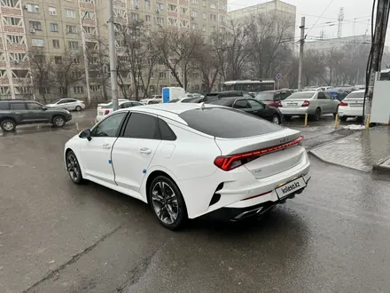 Kia K5 2022 года за 13 000 000 тг. в Алматы – фото 6