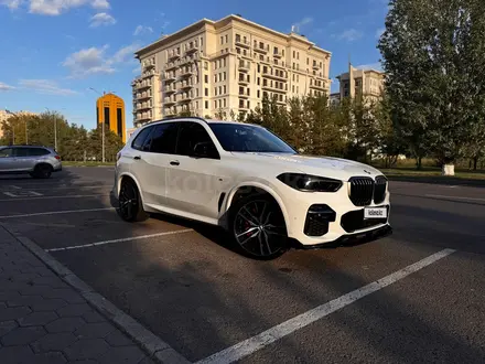 BMW X5 2021 года за 44 900 000 тг. в Астана – фото 4