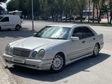 Mercedes-Benz E 230 1995 года за 2 000 000 тг. в Караганда