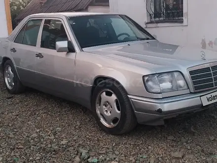 Mercedes-Benz E 280 1995 года за 2 200 000 тг. в Караганда