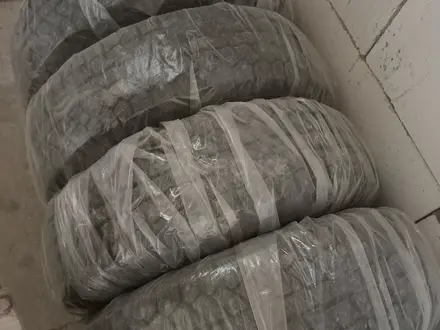 Диски литые с резиной за 120 000 тг. в Актобе – фото 5