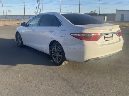 Toyota Camry 2015 года за 6 300 000 тг. в Атырау – фото 4